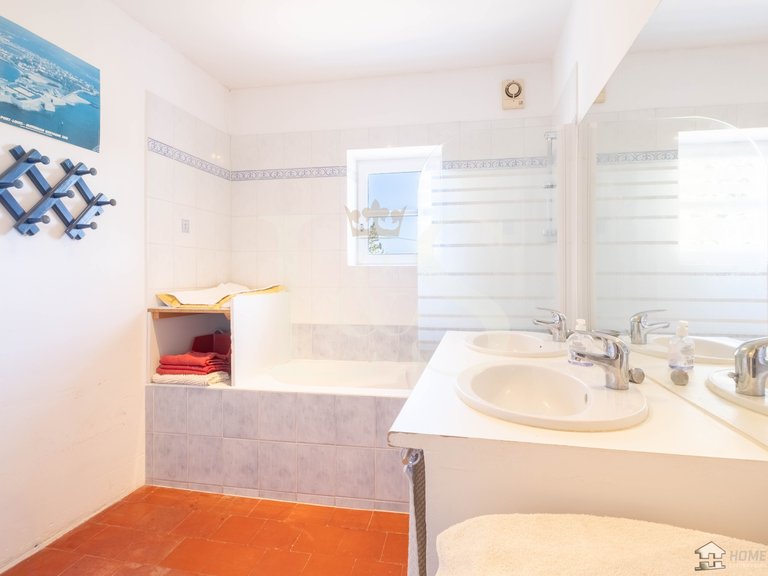 Villa for Sale in Violes, Avignon And North Provence 8