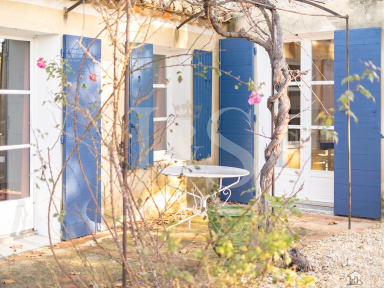 Villa for Sale in Violes, Avignon And North Provence 16