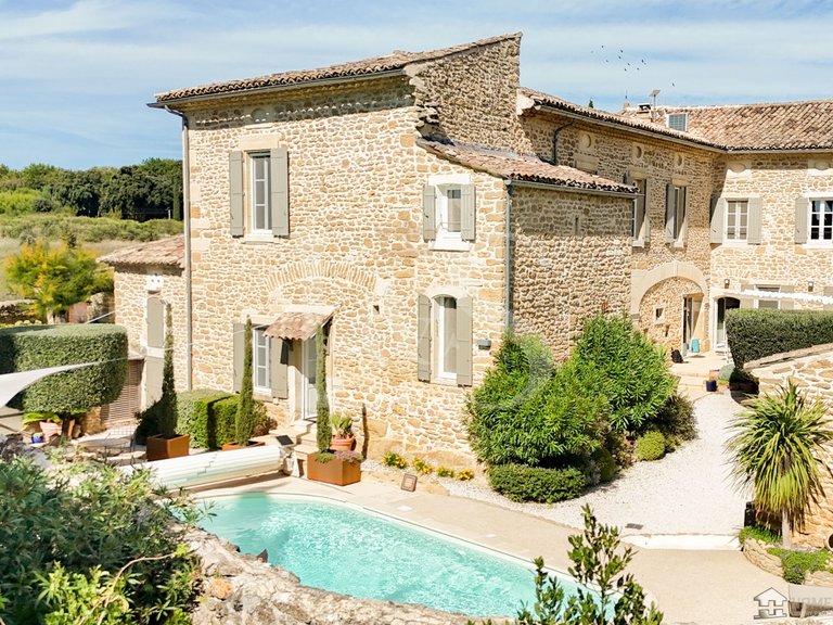 Villa for Sale in Grignan, Avignon And North Provence 2