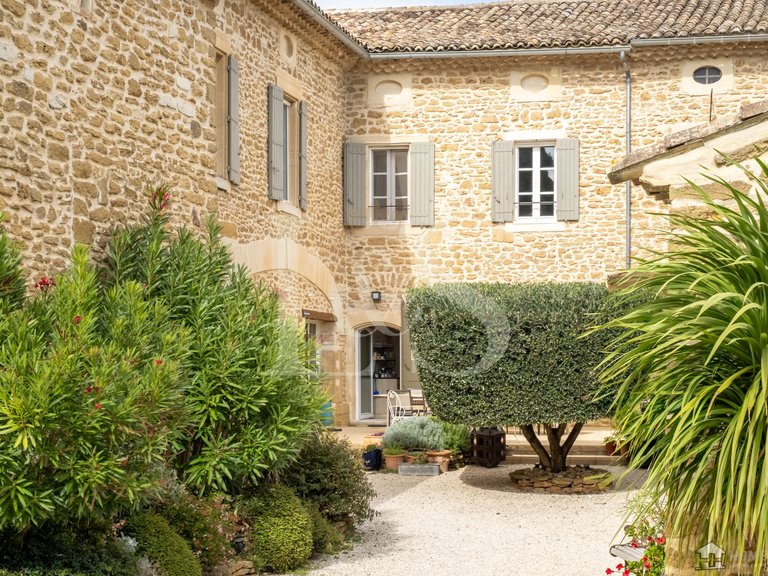 Villa for Sale in Grignan, Avignon And North Provence 3