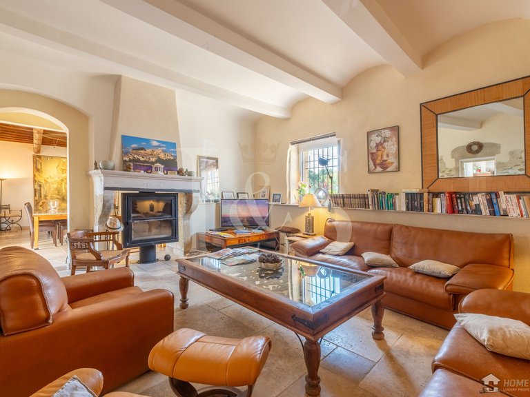 Villa for Sale in Grignan, Avignon And North Provence 10