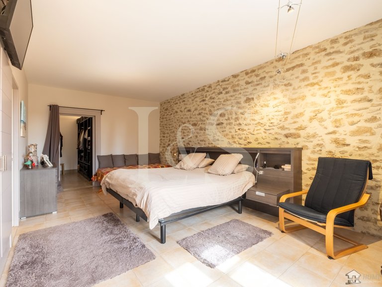 Villa for Sale in Grignan, Avignon And North Provence 12