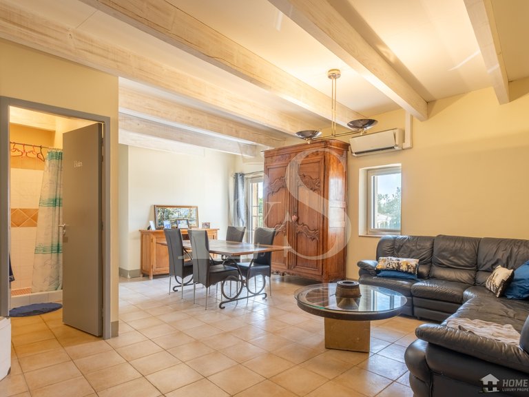 Villa for Sale in Grignan, Avignon And North Provence 14
