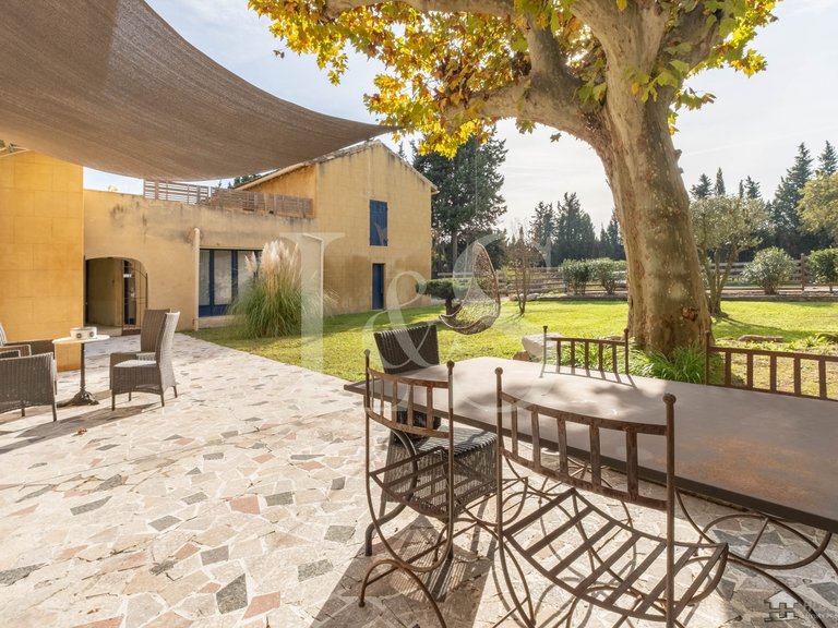 Villa for Sale in Avignon, Avignon And North Provence 2