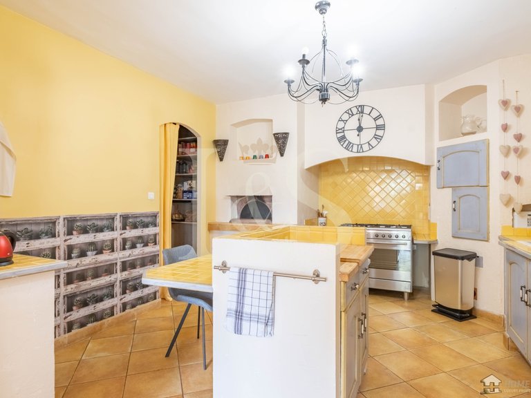 Villa for Sale in Avignon, Avignon And North Provence 10