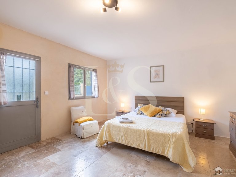 Villa for Sale in Avignon, Avignon And North Provence 17