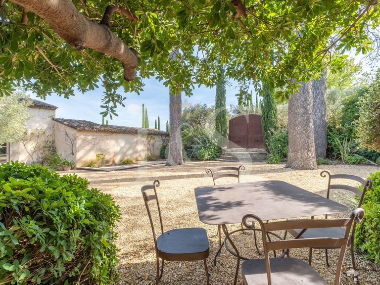 Villa for Sale in Oppede, The Luberon / Vaucluse 5