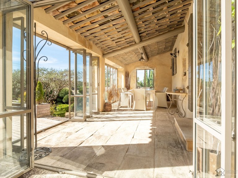 Villa for Sale in Oppede, The Luberon / Vaucluse 9