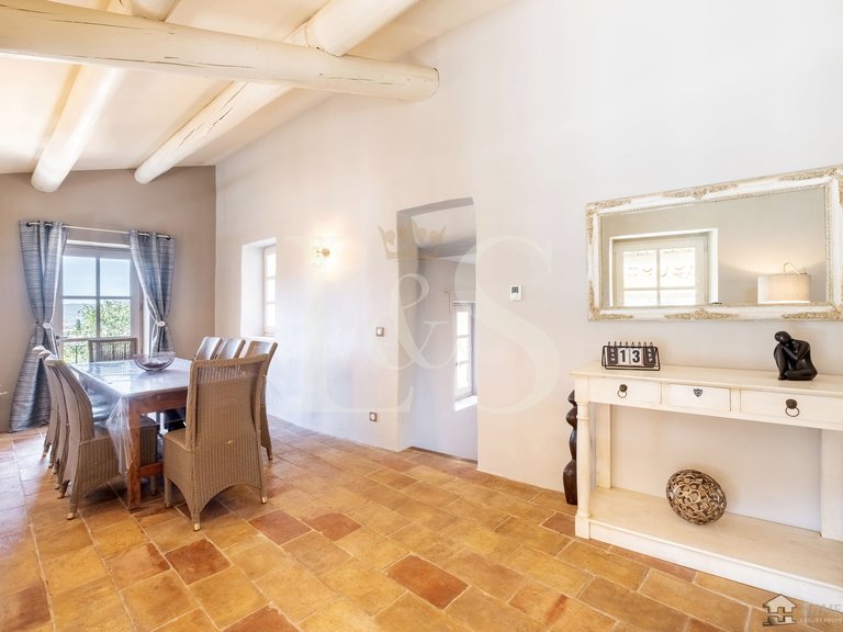 Villa for Sale in Oppede, The Luberon / Vaucluse 10