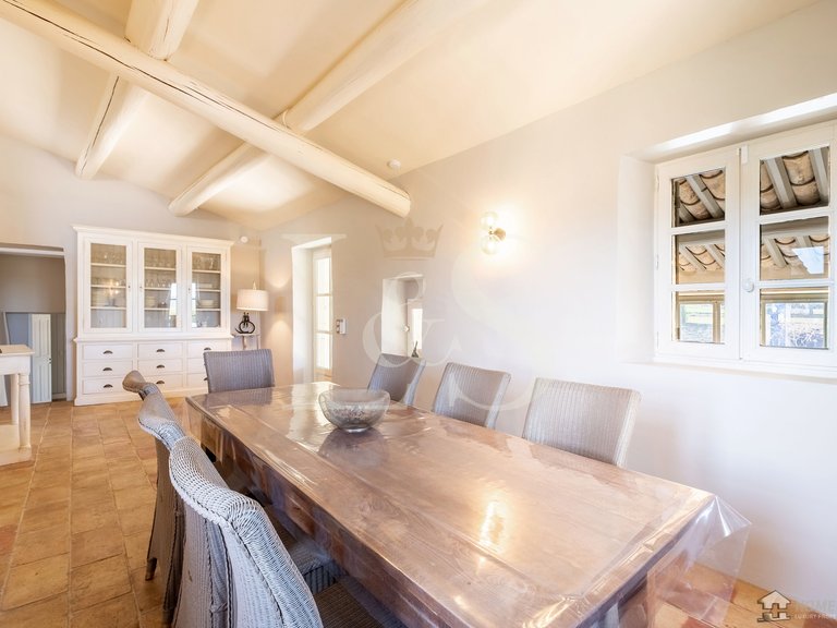 Villa for Sale in Oppede, The Luberon / Vaucluse 11