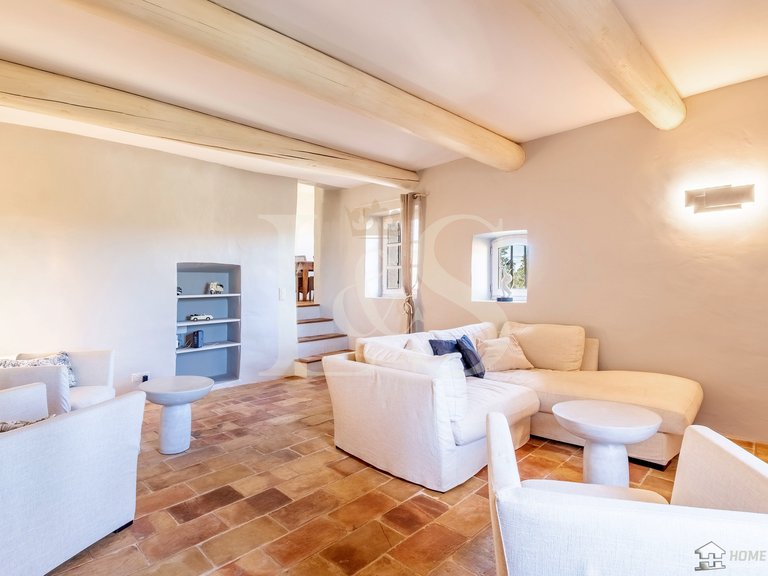 Villa for Sale in Oppede, The Luberon / Vaucluse 16