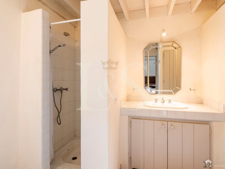 Villa for Sale in Oppede, The Luberon / Vaucluse 20