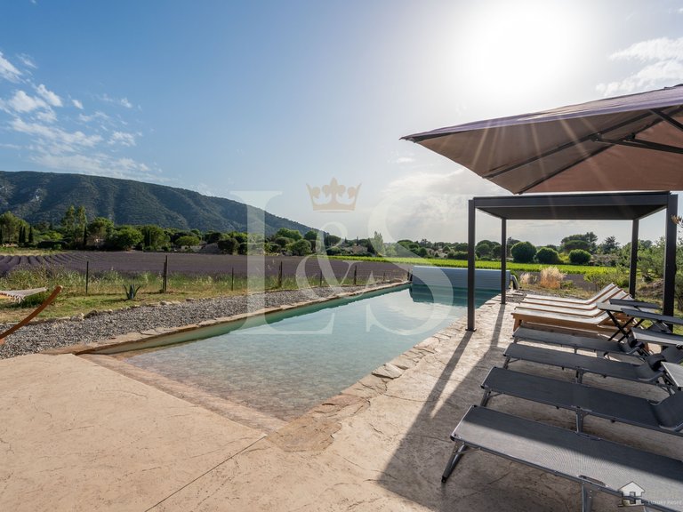 Villa for Sale in Maubec, The Luberon / Vaucluse 4