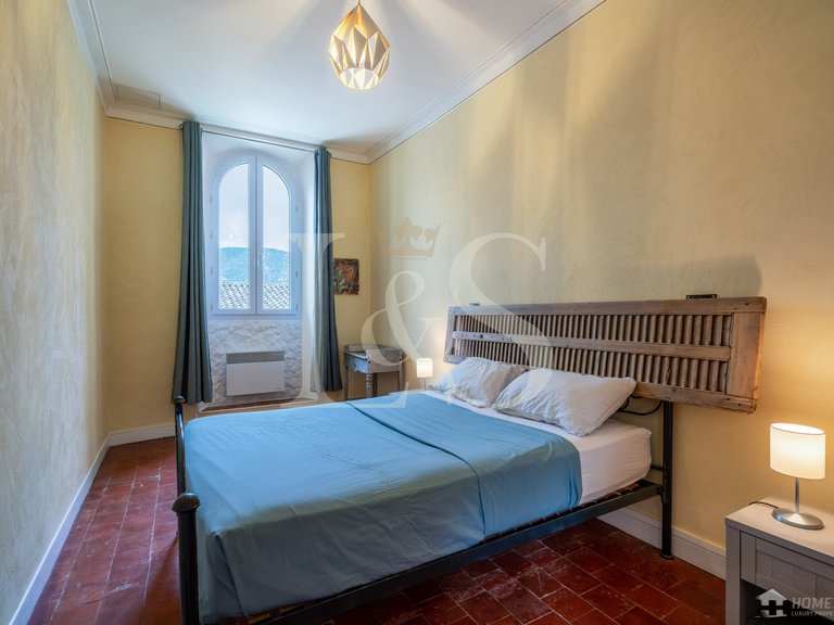 Villa for Sale in Maubec, The Luberon / Vaucluse 8