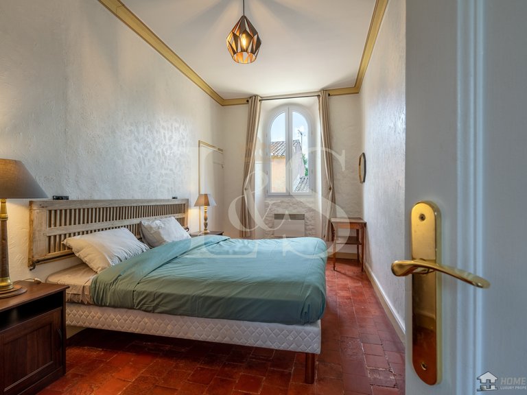 Villa for Sale in Maubec, The Luberon / Vaucluse 10