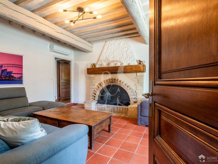 Villa for Sale in Maubec, The Luberon / Vaucluse 13