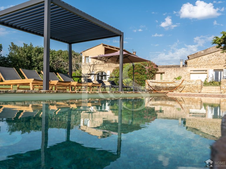Villa for Sale in Maubec, The Luberon / Vaucluse 15