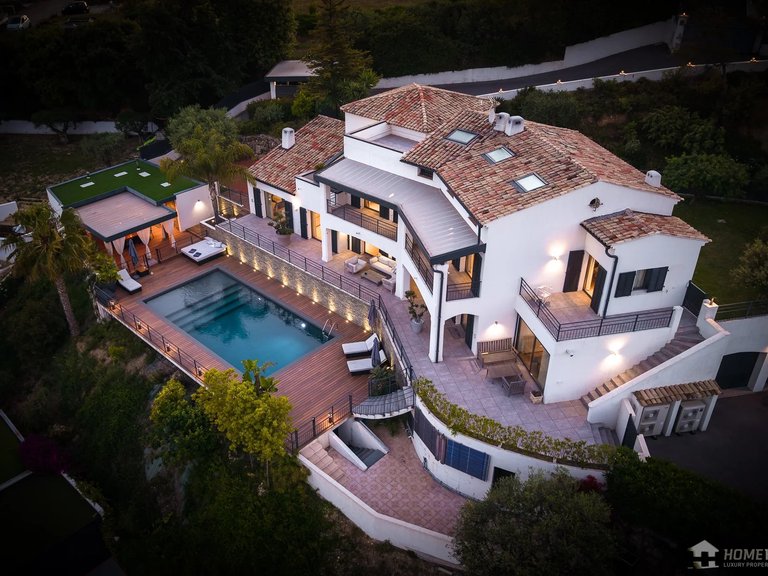 Villa for Sale in Cagnes Sur Mer, Antibes Area 12