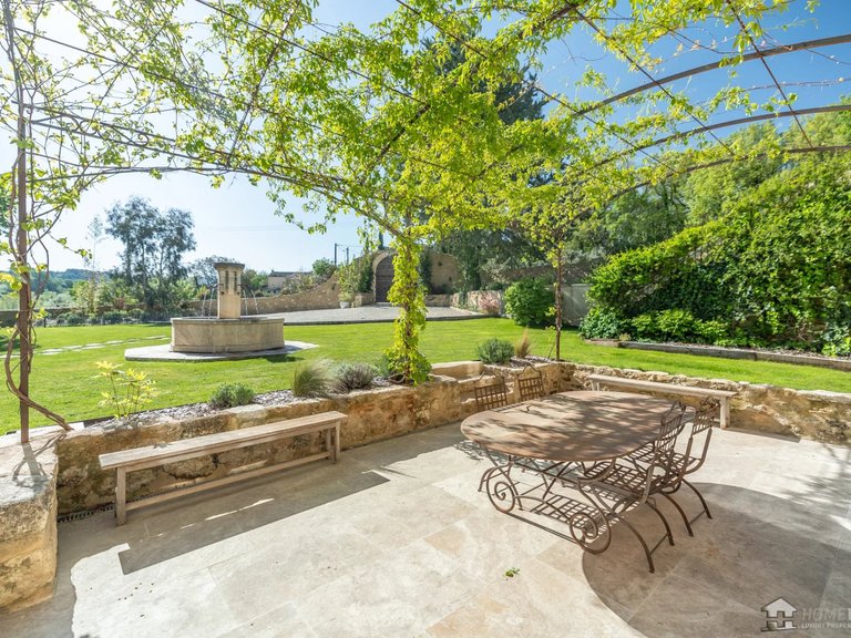 Villa for Sale in Oppede, The Luberon / Vaucluse 10