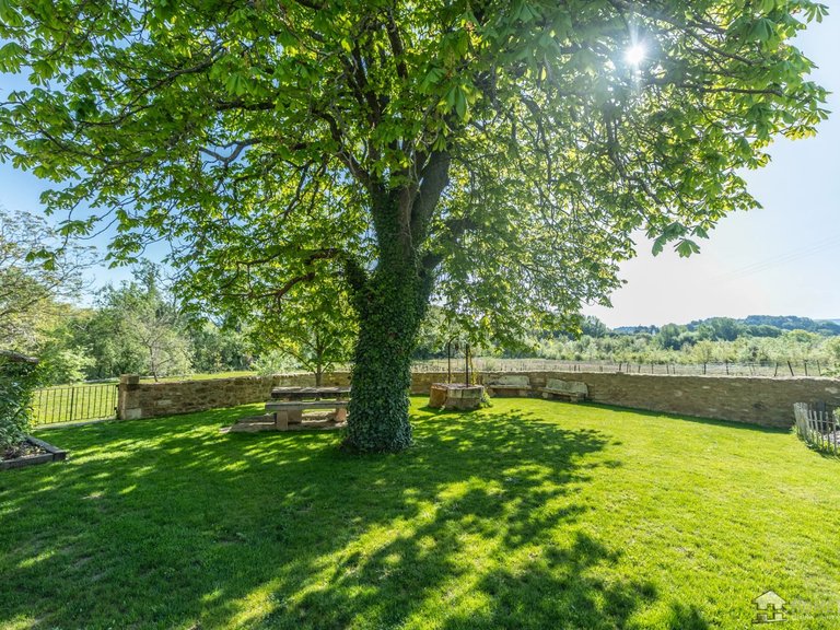 Villa for Sale in Oppede, The Luberon / Vaucluse 12