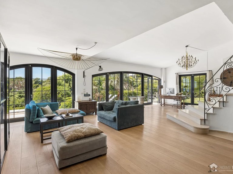 Villa for Sale in Cannes, Cannes Area 4
