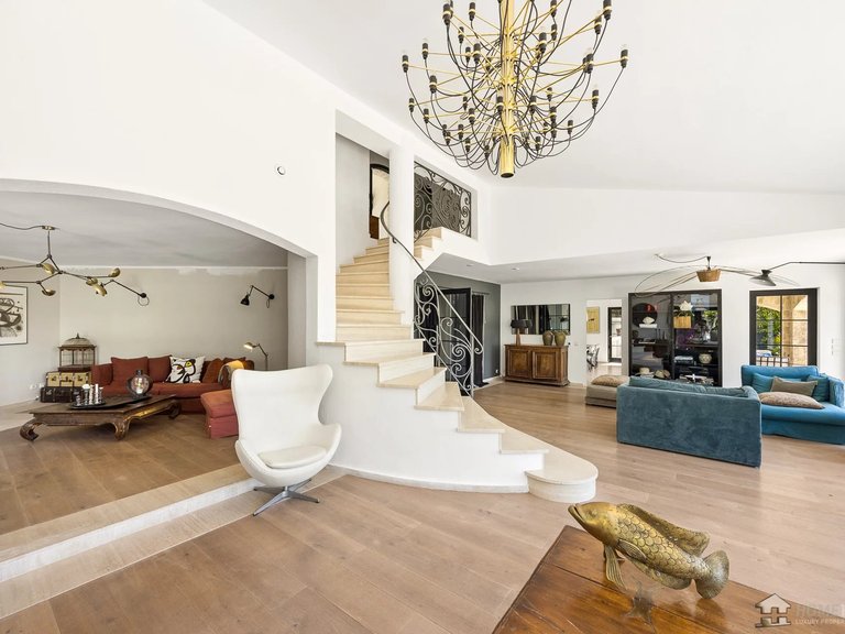 Villa for Sale in Cannes, Cannes Area 5