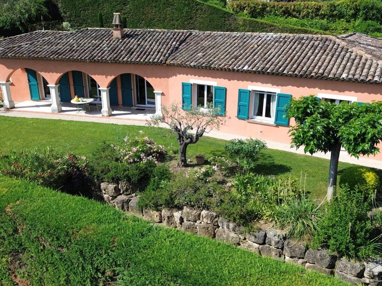 Villa for Sale in La Colle Sur Loup, Vence, St. Paul Area 1