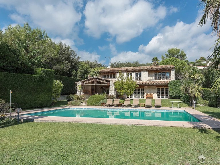 Villa for Sale in La Colle Sur Loup, Vence, St. Paul Area 1