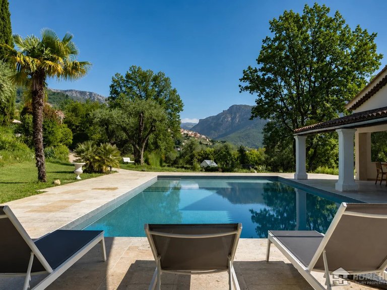 Villa for Sale in Le Bar Sur Loup, Mougins, Valbonne, Grasse Area 17