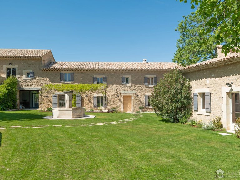 Villa for Sale in Oppede, The Luberon / Vaucluse 13