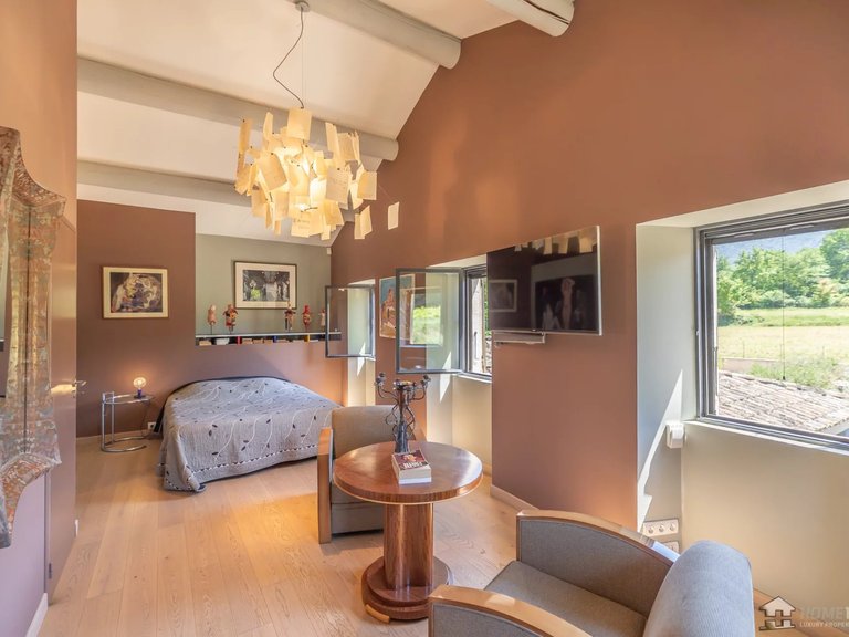 Villa for Sale in Oppede, The Luberon / Vaucluse 9
