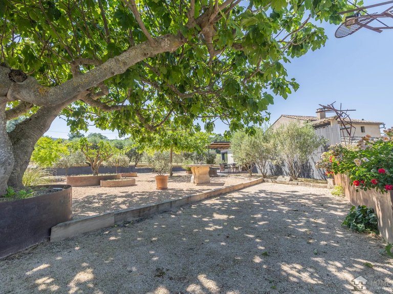 Villa for Sale in Oppede, The Luberon / Vaucluse 11