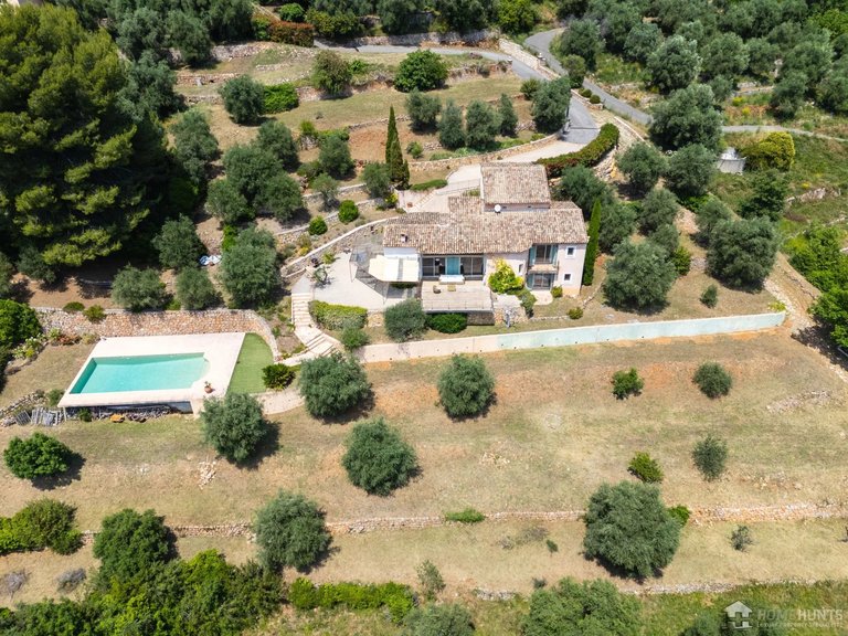 Villa for Sale in Grasse, Mougins, Valbonne, Grasse Area 2