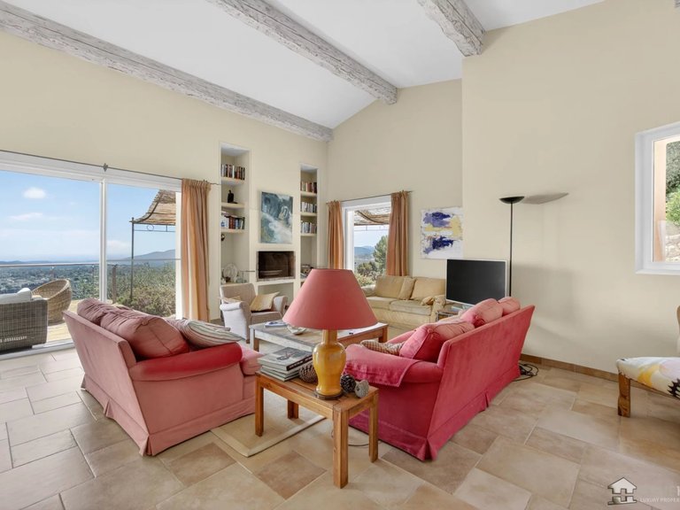 Villa for Sale in Grasse, Mougins, Valbonne, Grasse Area 4