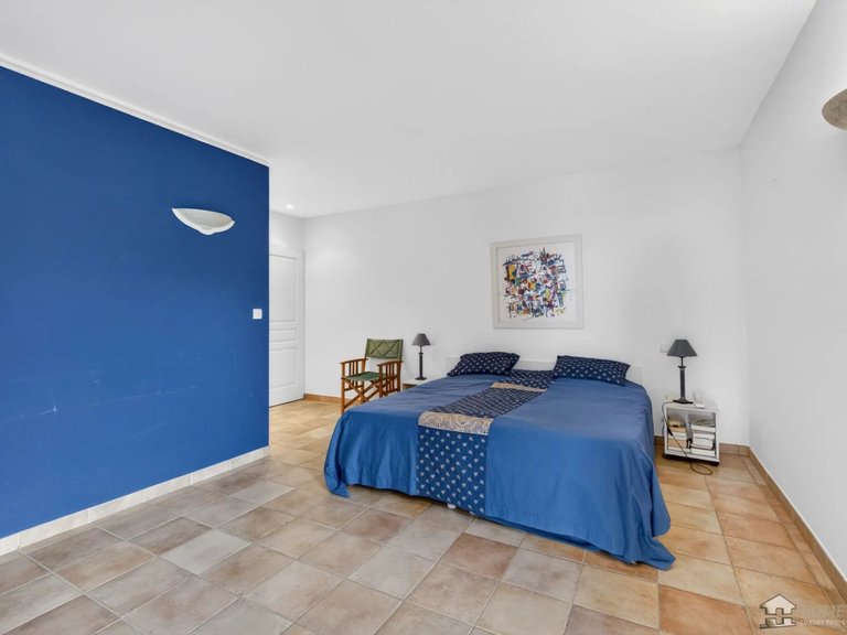 Villa for Sale in Grasse, Mougins, Valbonne, Grasse Area 8