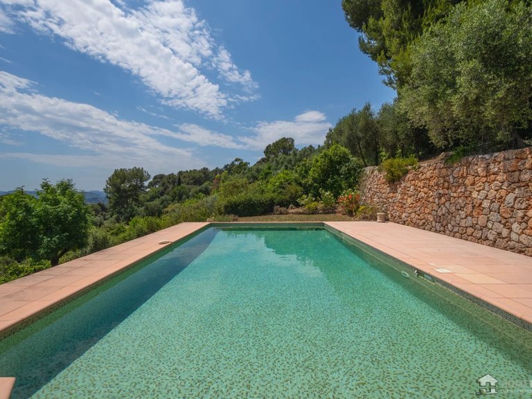 Villa for Sale in Grasse, Mougins, Valbonne, Grasse Area 10