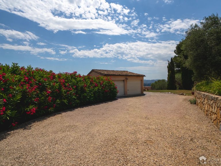 Villa for Sale in Grasse, Mougins, Valbonne, Grasse Area 12