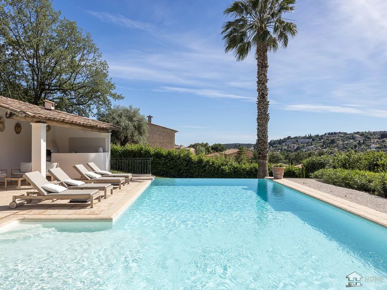 Villa for Sale in Vence, Vence, St. Paul Area 2