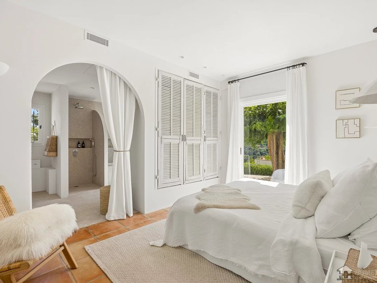 Villa for Sale in Vence, Vence, St. Paul Area 8