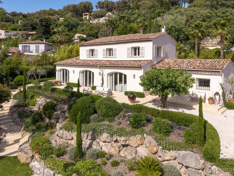 Villa for Sale in Vence, Vence, St. Paul Area 9
