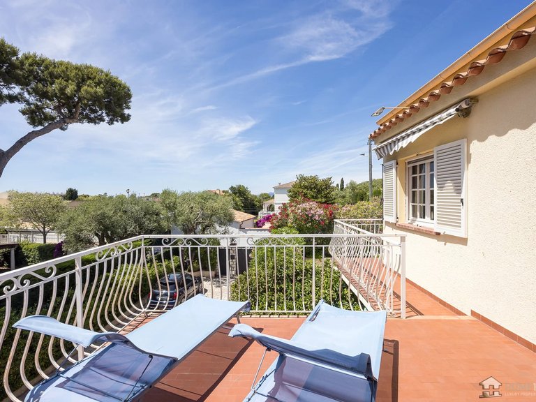 Villa for Sale in Cap D Antibes, Antibes Area 9