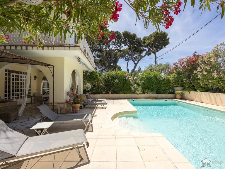 Villa for Sale in Cap D Antibes, Antibes Area 10
