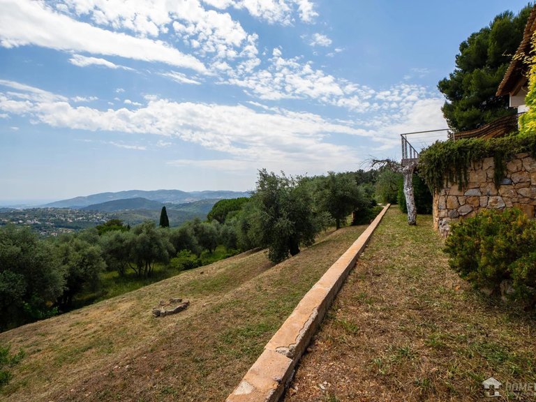 Villa for Sale in Grasse, Mougins, Valbonne, Grasse Area 15