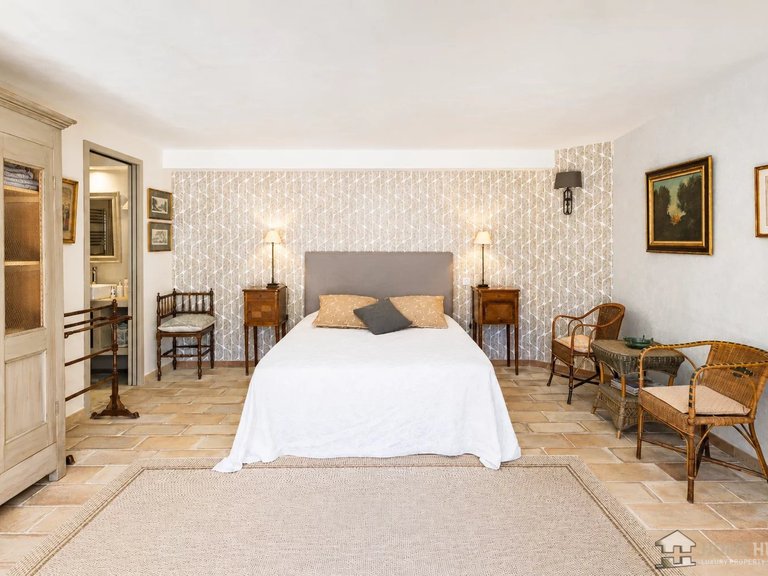 Villa for Sale in Le Rouret, Mougins, Valbonne, Grasse Area 11