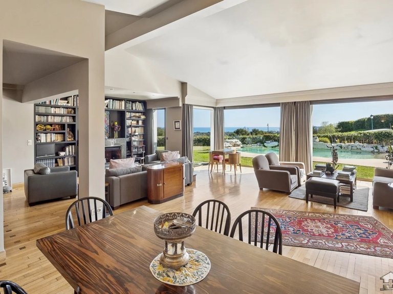 Villa for Sale in Villeneuve Loubet, Antibes Area 5