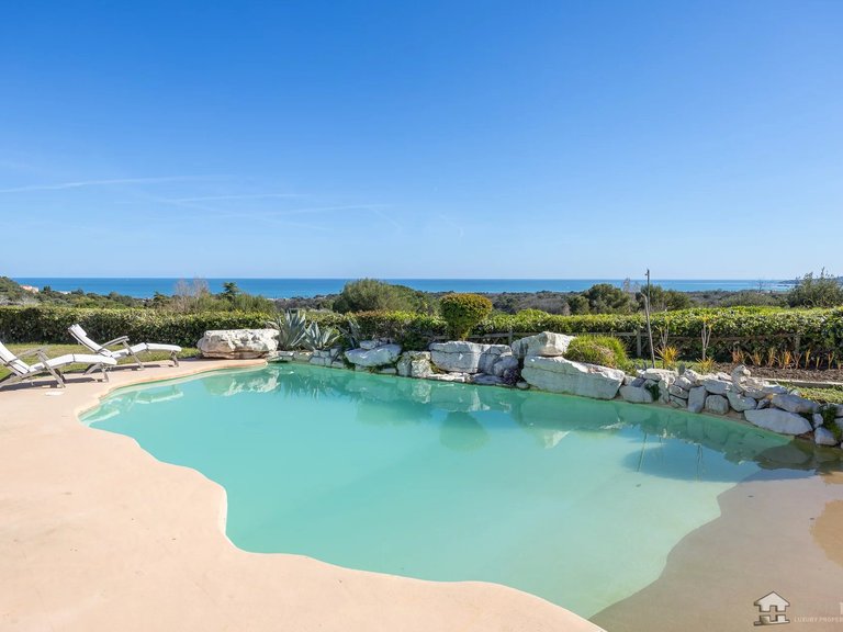 Villa for Sale in Villeneuve Loubet, Antibes Area 10