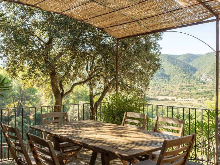 Villa for Sale in Menerbes, The Luberon / Vaucluse 3
