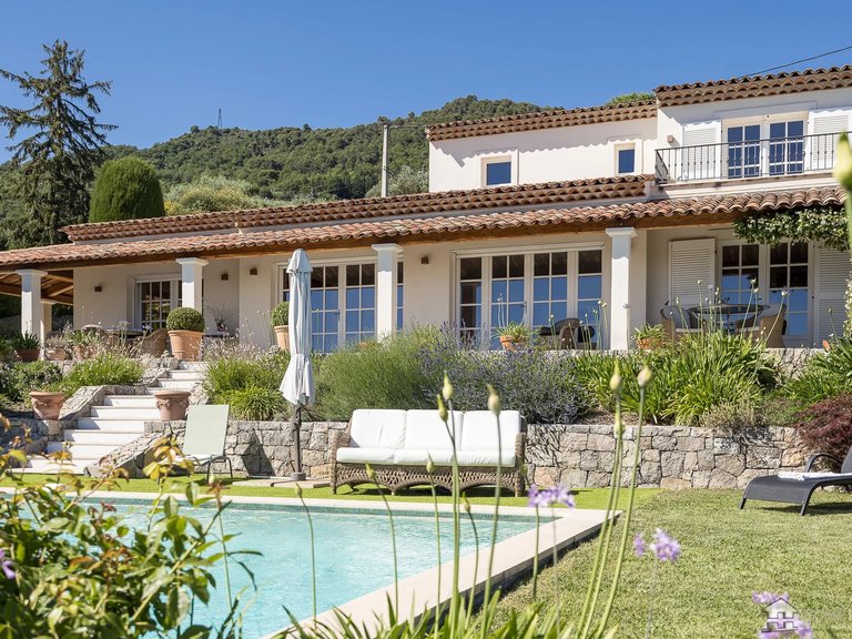Villa for Sale in Vence, Vence, St. Paul Area 2