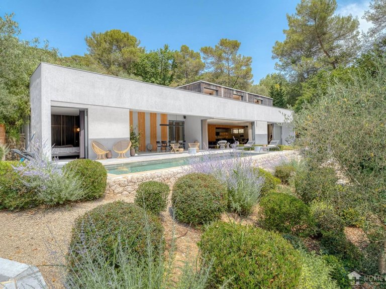 Villa for Sale in Valbonne, Mougins, Valbonne, Grasse Area 1