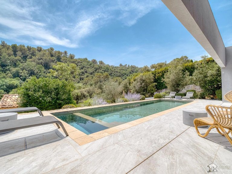 Villa for Sale in Valbonne, Mougins, Valbonne, Grasse Area 2